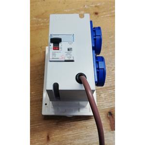 PRESA DI CORRENTE 220V+2 PRESE SHUKO 16A/220V